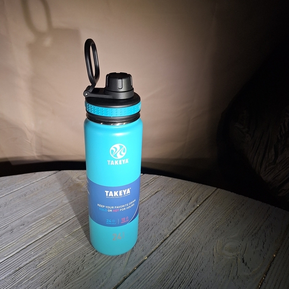 Takeya Other - Takeya Blue Insulated Water Bottle 24 Oz./24 Hour Cold/12 Hour Hot